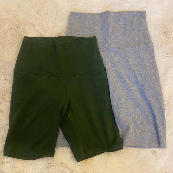 TNA from Aritiza set of 2 biker shorts - Picture 2 of 3